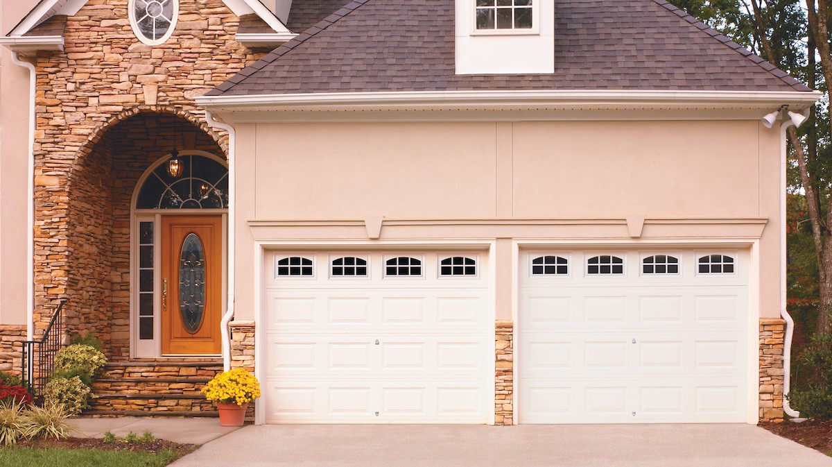 GARAGE DOORS BALL GROUND